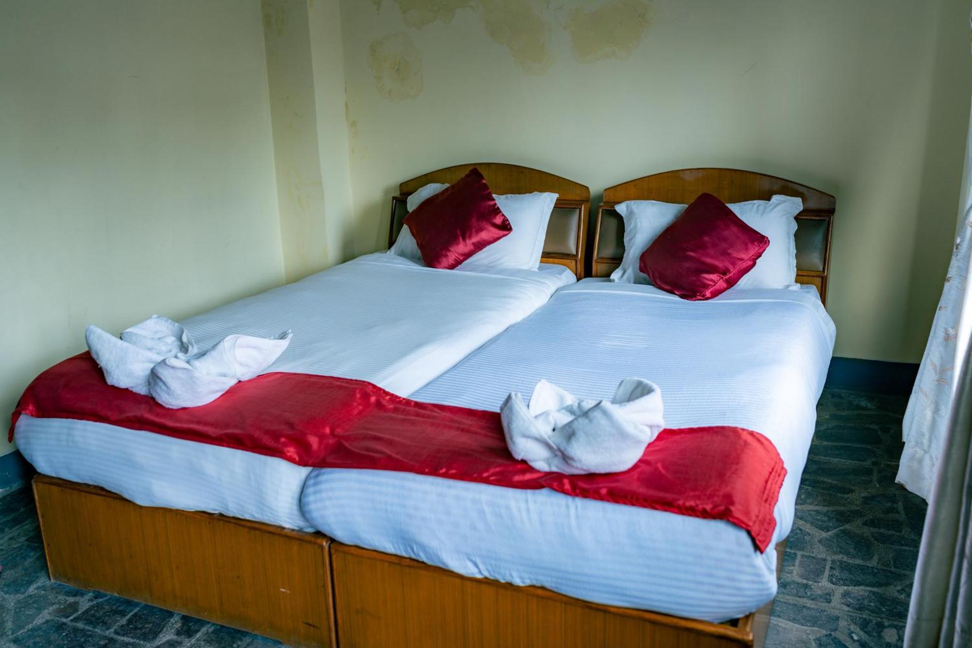 Golden Gate Guest House Бактапур Екстериор снимка