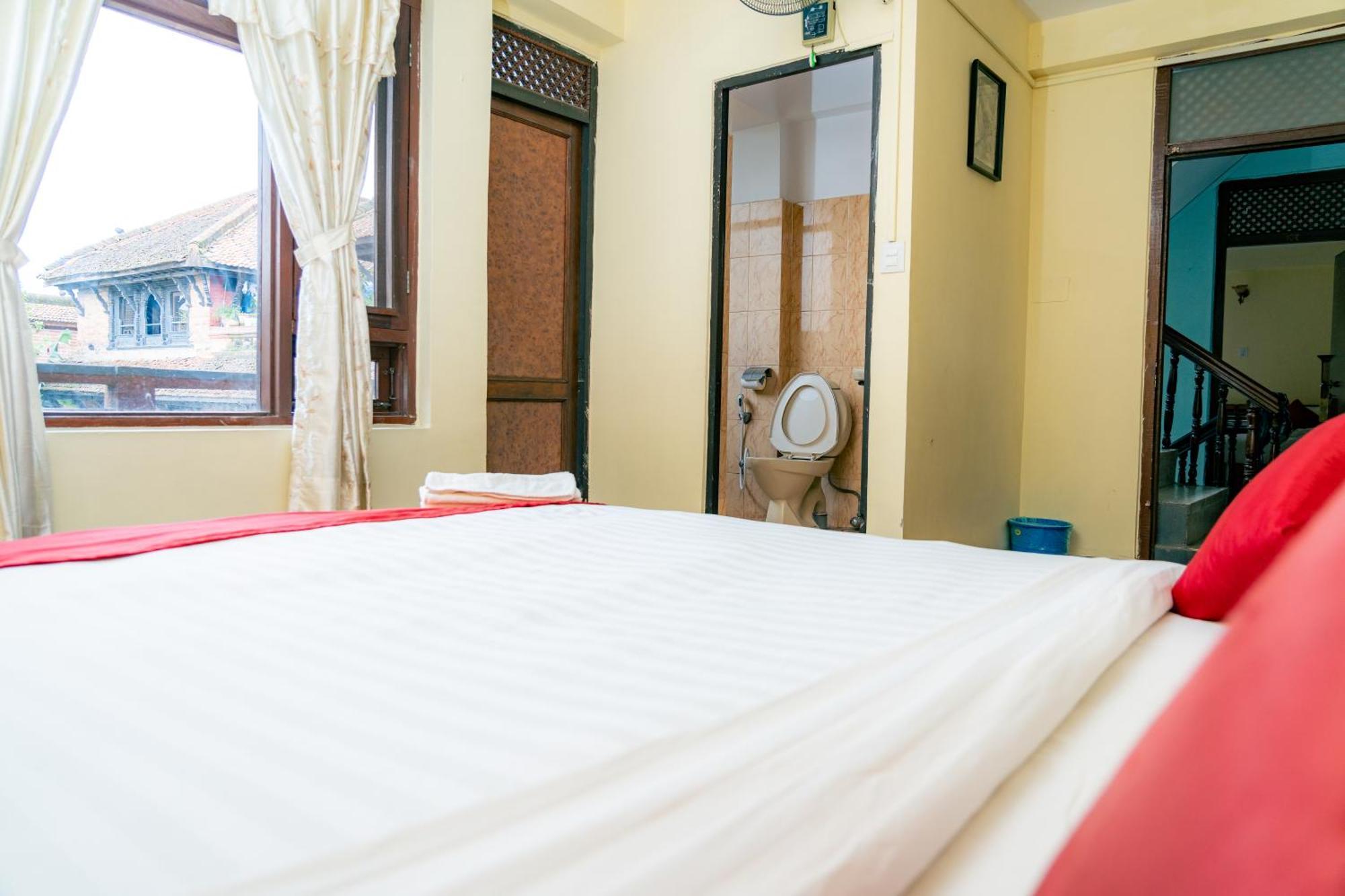 Golden Gate Guest House Бактапур Екстериор снимка